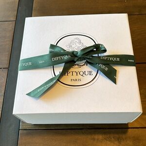 diptyque large gift box with two fragrance samples
